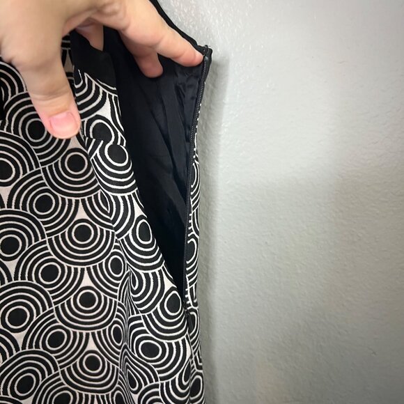 Tibi‎ Black and White Shift Mini Dress Size 4 Geometric Retro Sleeveless - Picture 6 of 9